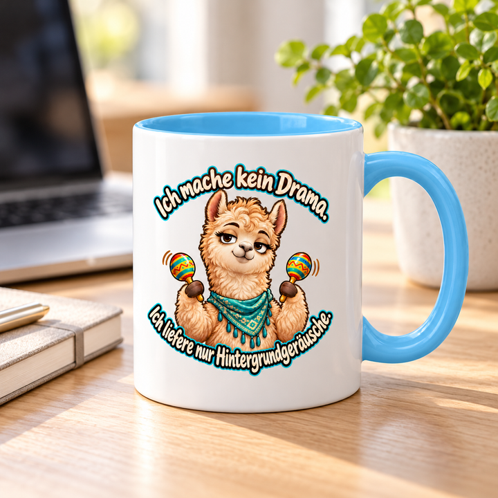 Lustige Alpaka-Tasse im modernen Büro
