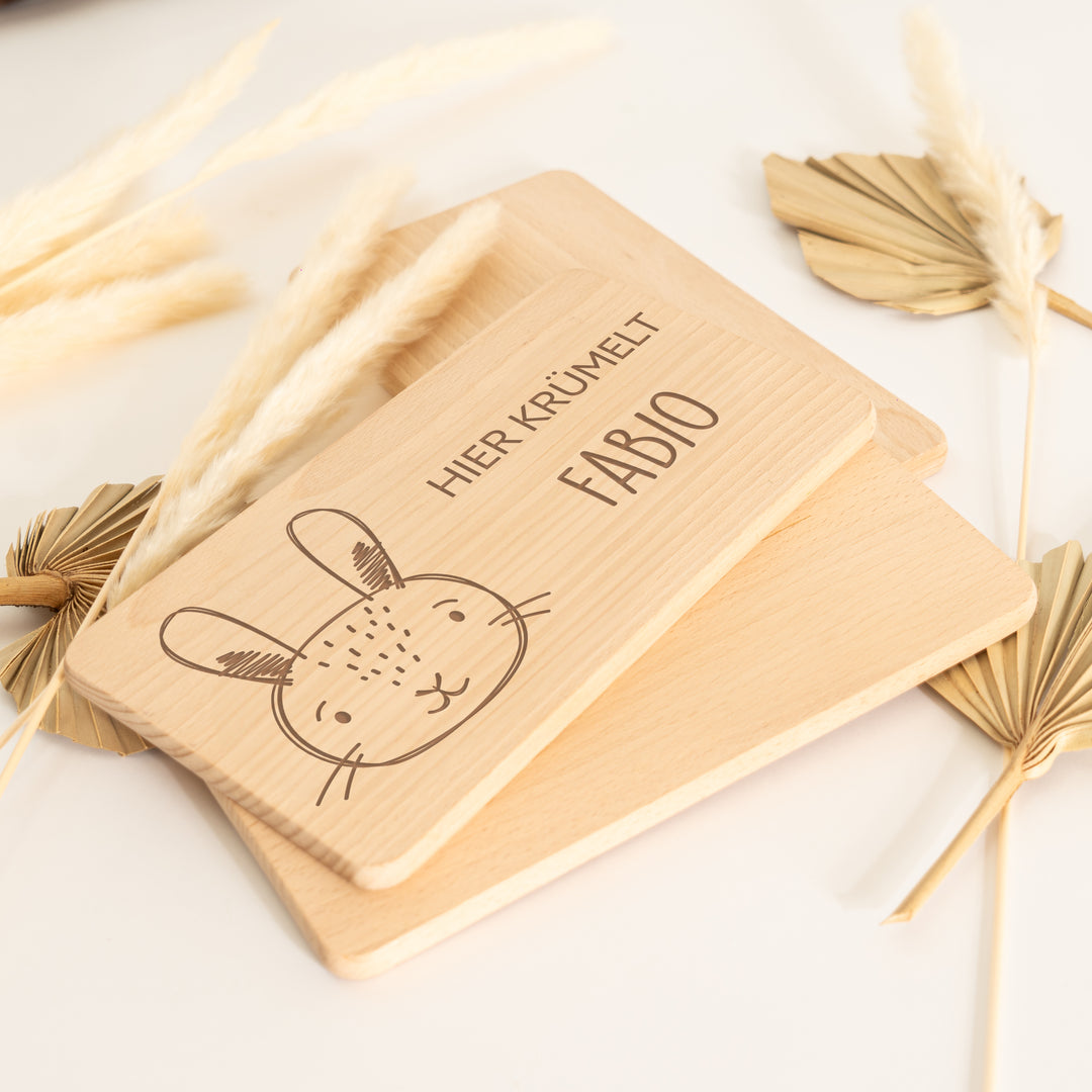 Frühstücksbrett Hase – Personalisiertes Holzbrett mit Name – Geschenk für Kinder & Babys