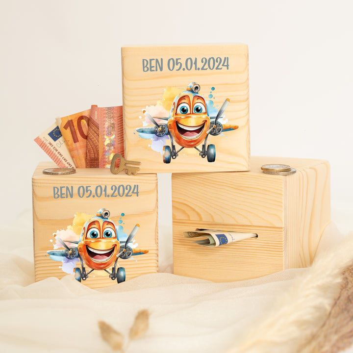 Personalisierte Spardose „Flugzeug“ aus Holz – mit Namen – Geschenk für kleine Piloten