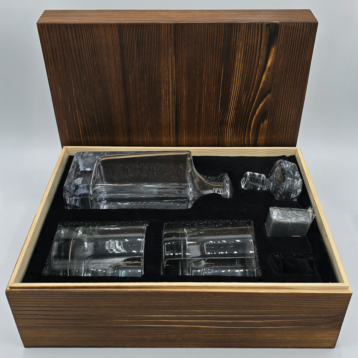 Personalisierte Whiskey Geschenkbox mit Gravur – Geschenkset mit Glas & Steinen – Individuell mit Namen – Perfektes Weihnachtsgeschenk für Männer