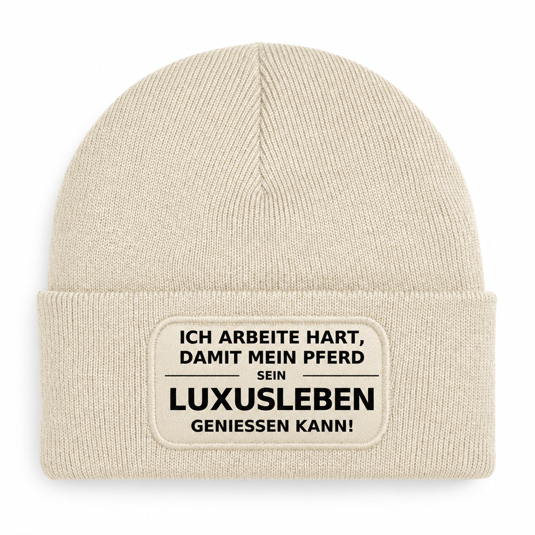 Mütze mit Pferde-Spruch „Ich arbeite hart“ – Beige