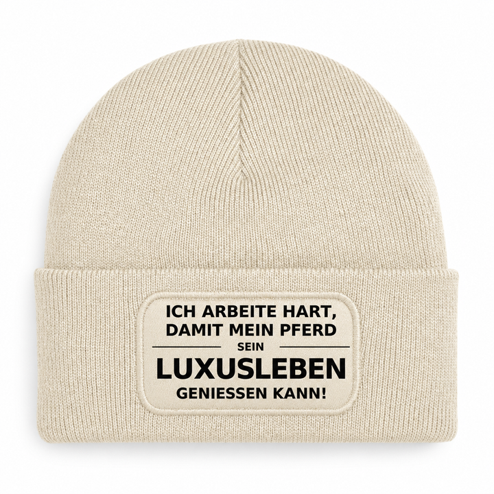 Mütze mit Pferde-Spruch „Ich arbeite hart“ – Beige