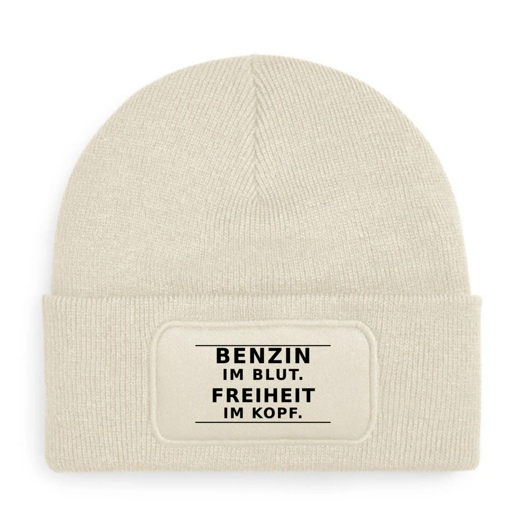 Beige Mütze mit Aufdruck „BENZIN IM BLUT. FREIHEIT IM KOPF.“