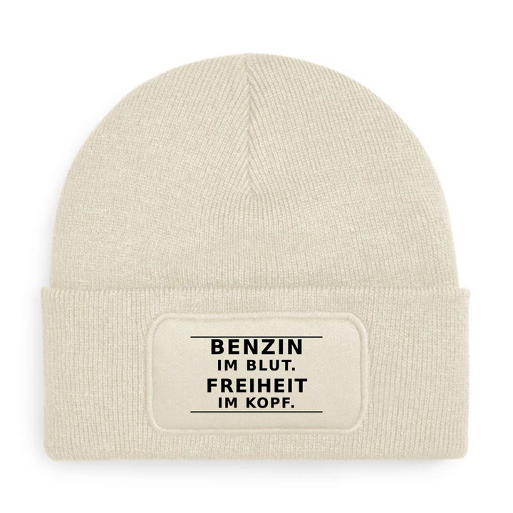Beige Mütze mit Aufdruck „BENZIN IM BLUT. FREIHEIT IM KOPF.“