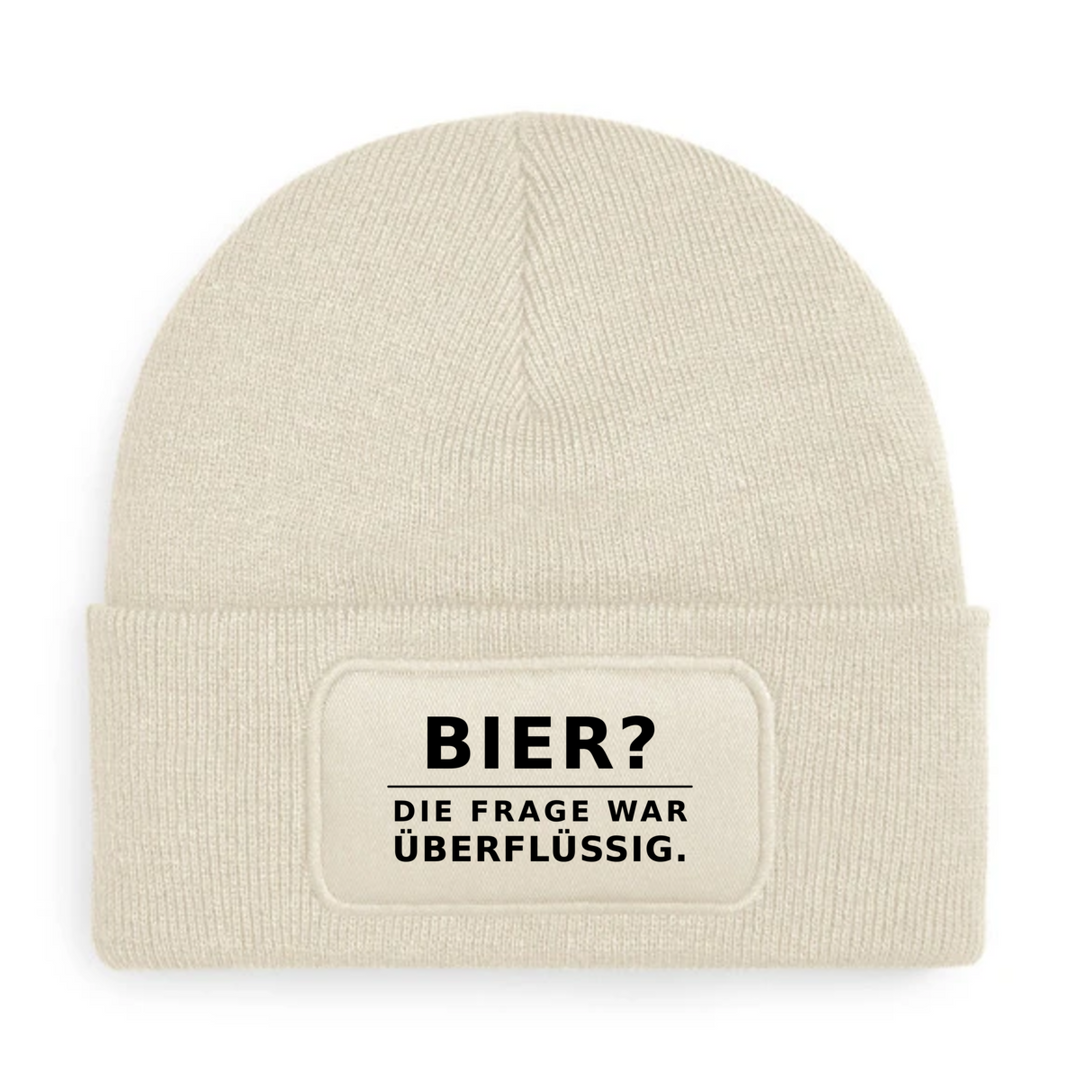 Mütze BIER? DIE FRAGE WAR ÜBERFLÜSSIG. in Beige – Vorderansicht