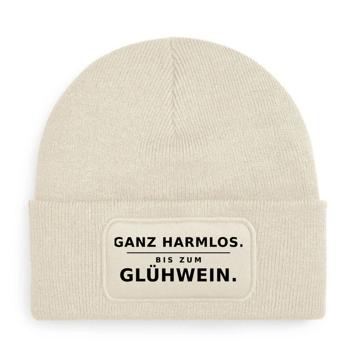 Mütze GANZ HARMLOS. BIS ZUM GLÜHWEIN. in Beige – Vorderansicht