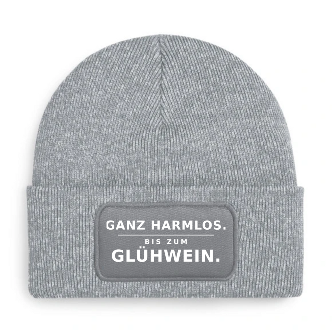 Mütze GANZ HARMLOS. BIS ZUM GLÜHWEIN. in Grau – Vorderansicht