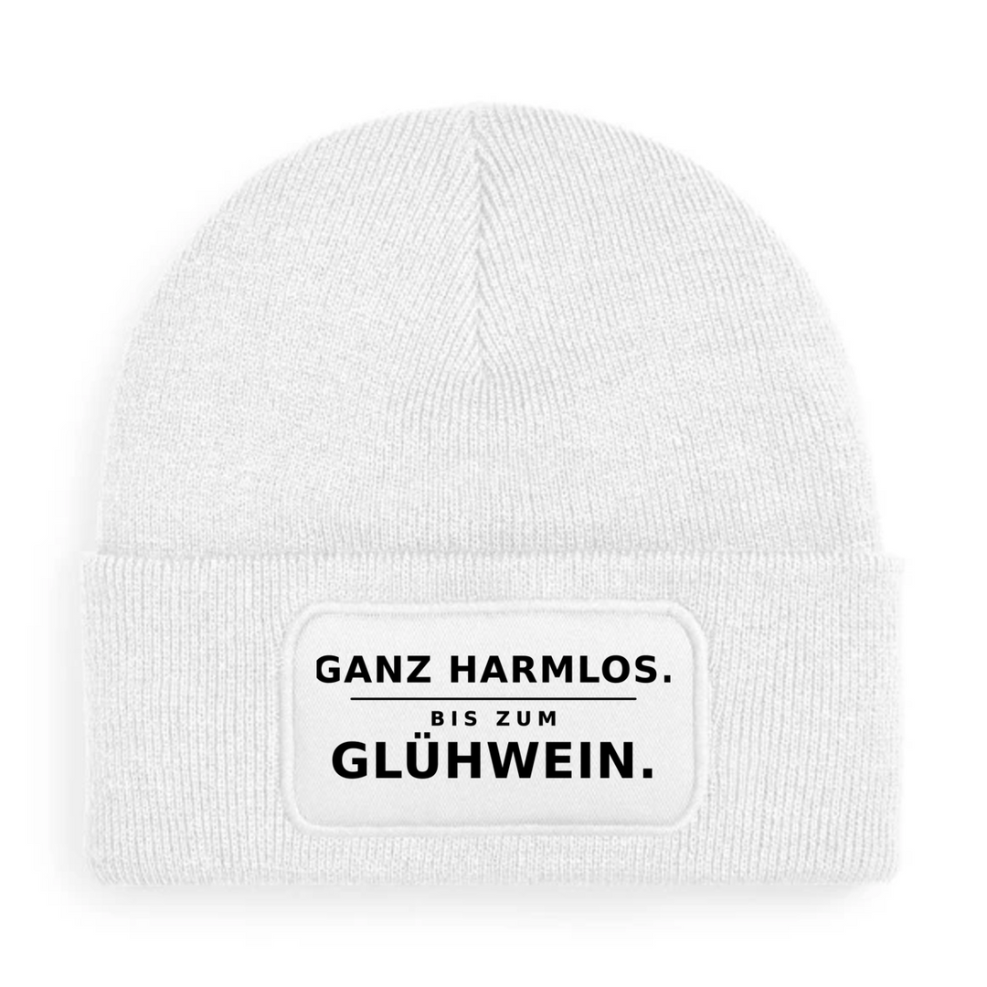 Mütze GANZ HARMLOS. BIS ZUM GLÜHWEIN. in Weiß – Vorderansicht