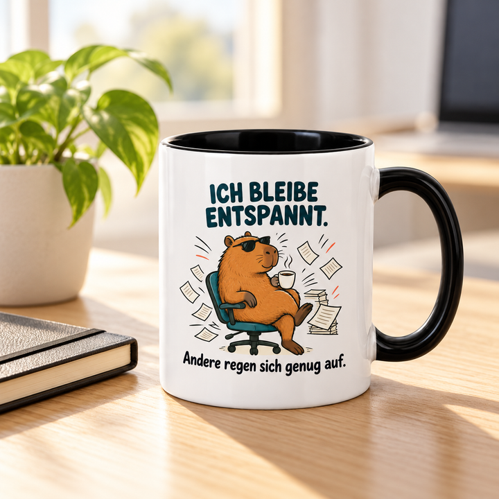 Capybara-Tasse im Büro – Lifestyle