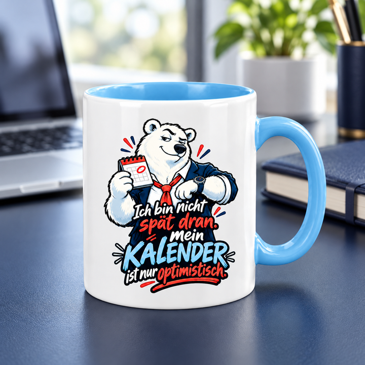 Eisbär-Tasse mit optimistischem Kalender im Homeoffice
