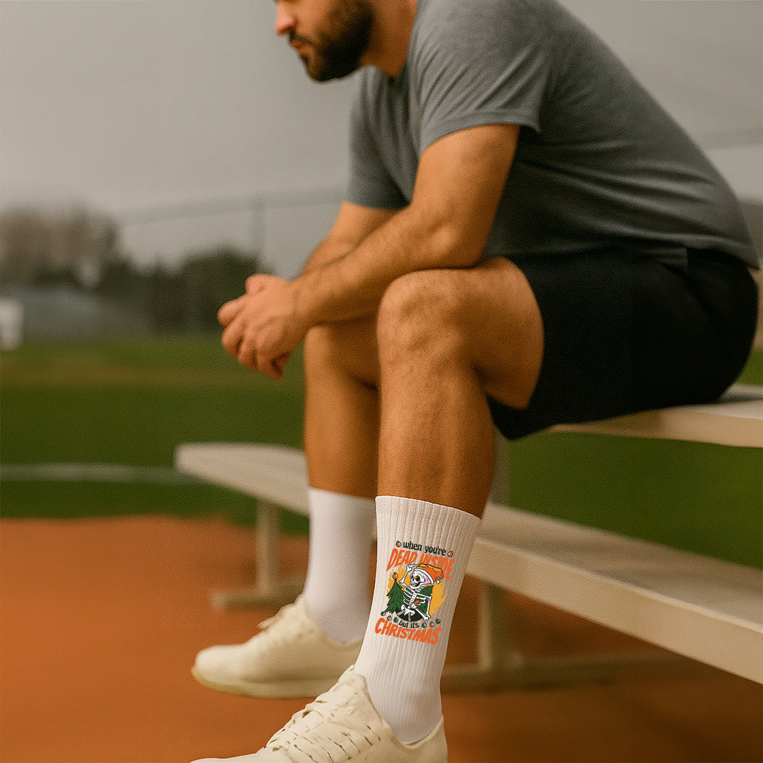 Socken „When you are dead inside“ – Lustige Spruchsocken | Dark Humor Socks aus Bio-Baumwolle | Geschenkidee mit Sarkasmus | Made in Europe
