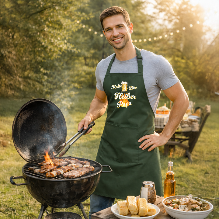 Grillschürze „Kalte Bier, heißer Papa“ – Lustige BBQ Schürze | Perfektes Geschenk für Vatertag & Grillmeister