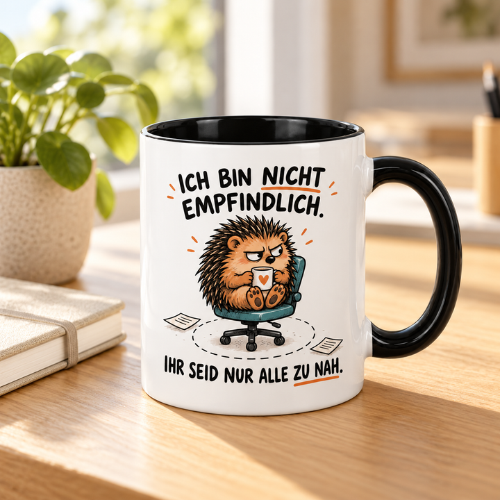 Igel-Tasse im modernen Büro als Geschenkidee