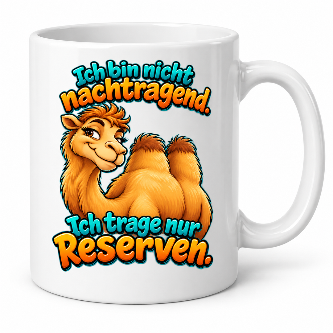 Lustige Kamel-Tasse in Weiß – Ich bin nicht nachtragend. Ich trage nur Reserven.