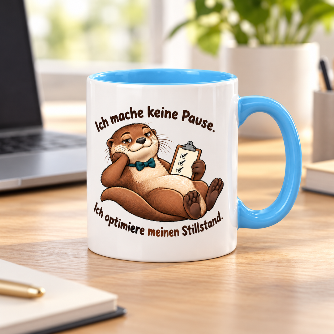 Lustige Otter-Tasse im modernen Büro