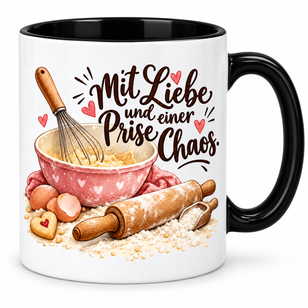 Backtasse „Mit Liebe und einer Prise Chaos.“ – schwarz, weiße Außenseite