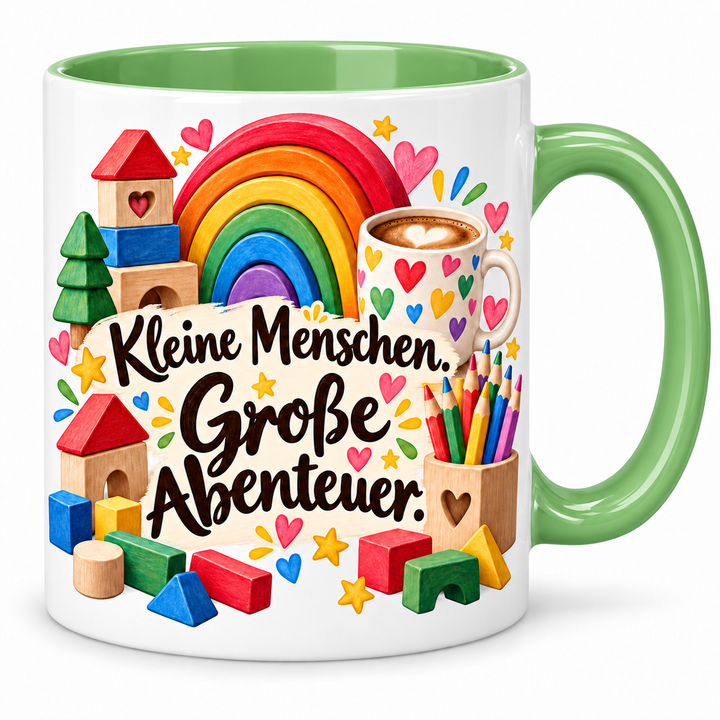 Erzieherinnen-Tasse Kleine Menschen. Große Abenteuer. – Grün