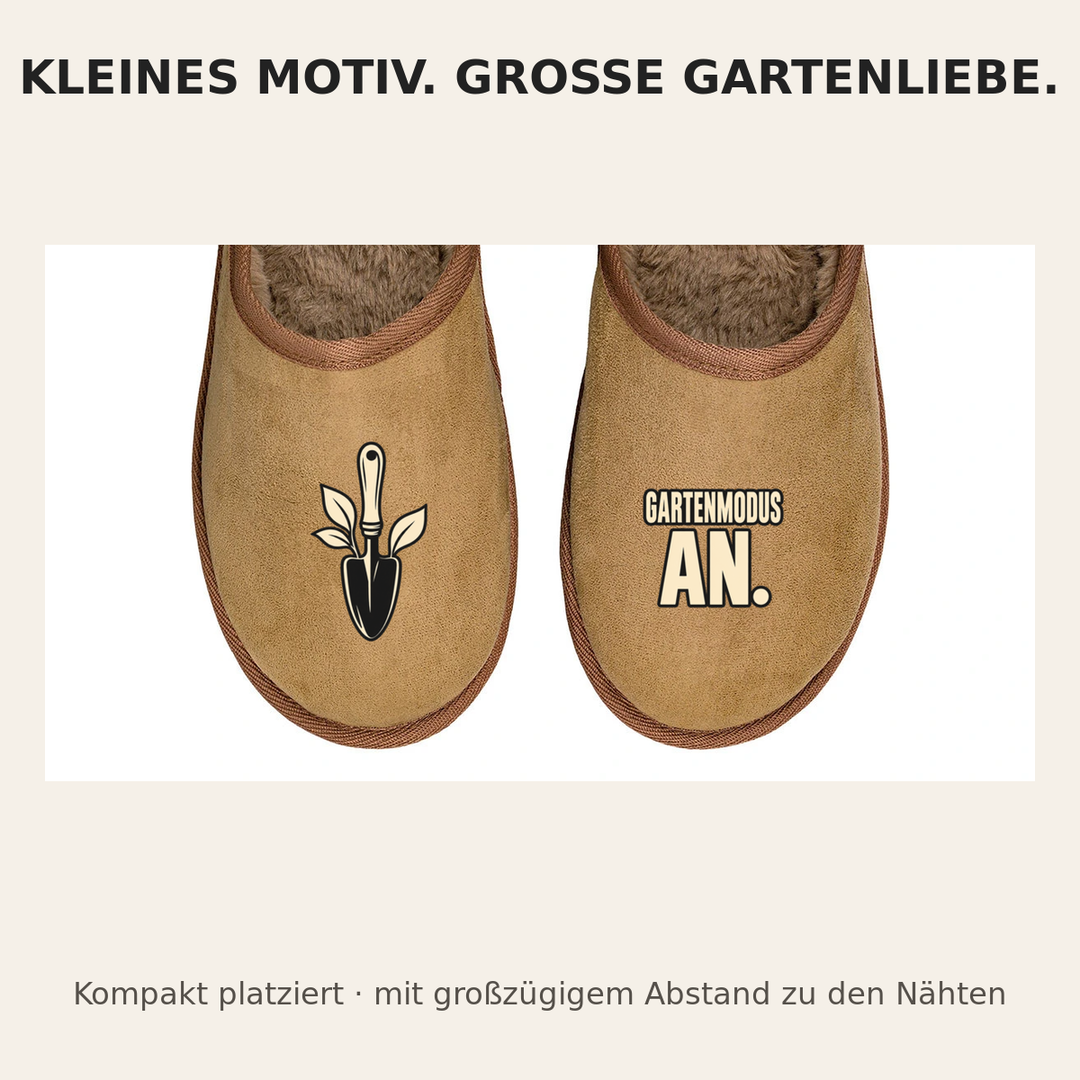 Kompaktes Gartenmodus an Motiv auf braunen Hausschuhen