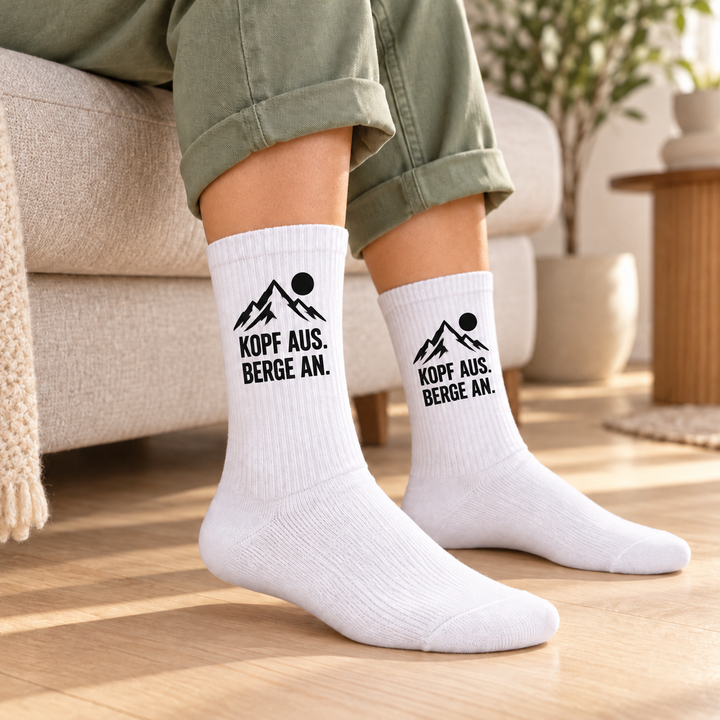 Kopf aus. Berge an. – Geschenk für Wanderinnen und Outdoor-Fans