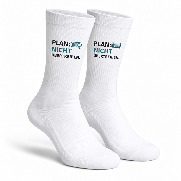 Plan: Nicht übertreiben. – Weiße Socken als Paar
