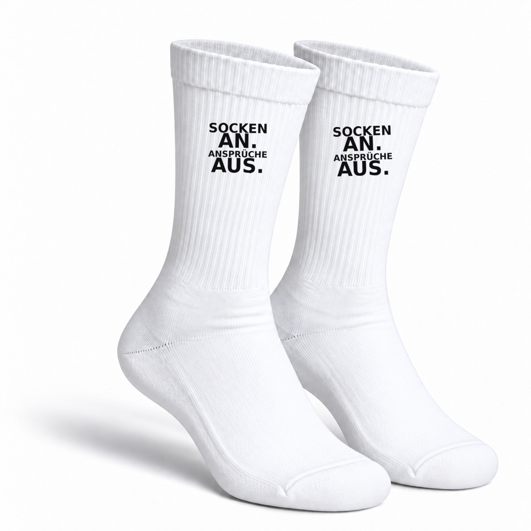 Weiße Socken mit Aufdruck Socken an. Ansprüche aus. – Paaransicht