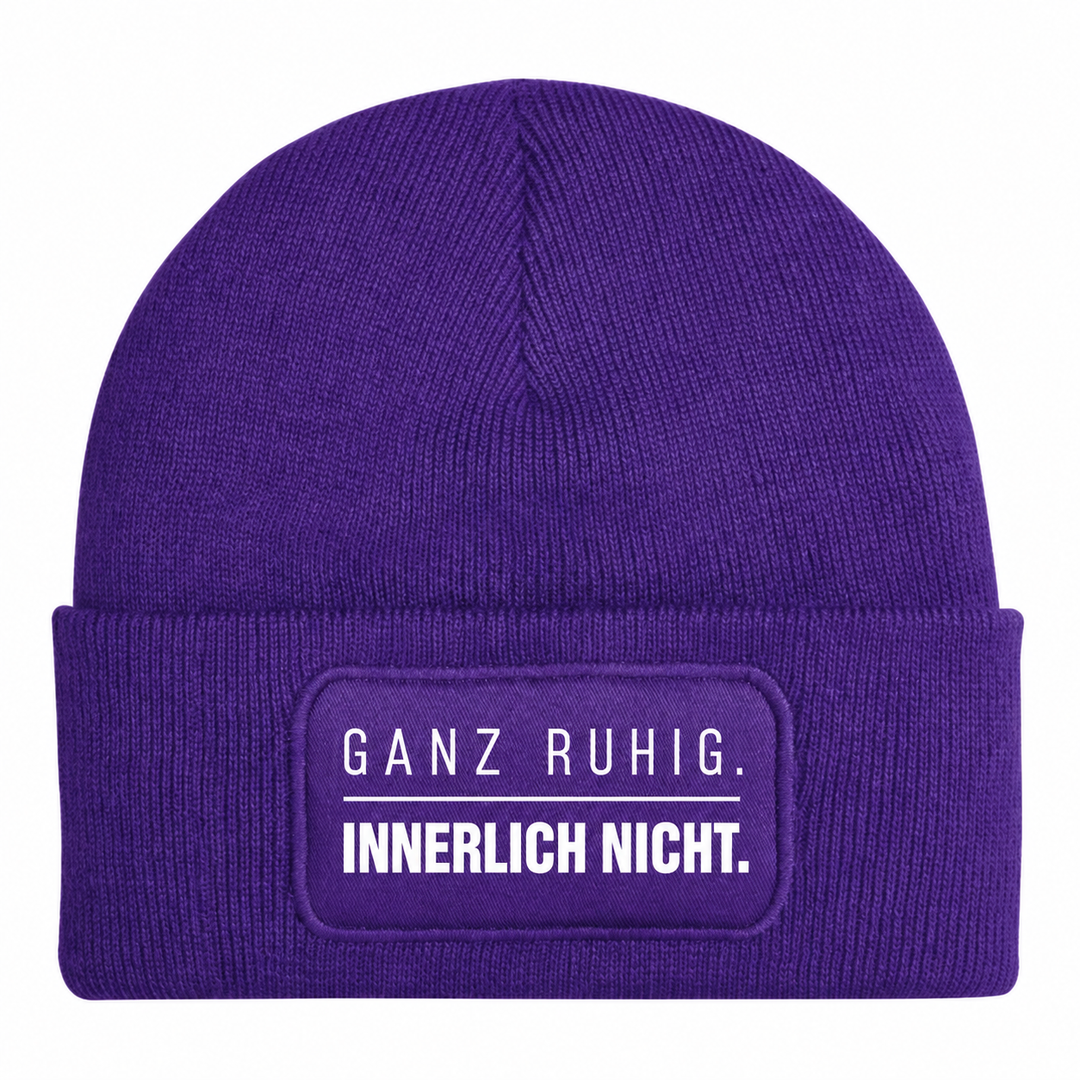 Mütze GANZ RUHIG. INNERLICH NICHT. – Lila