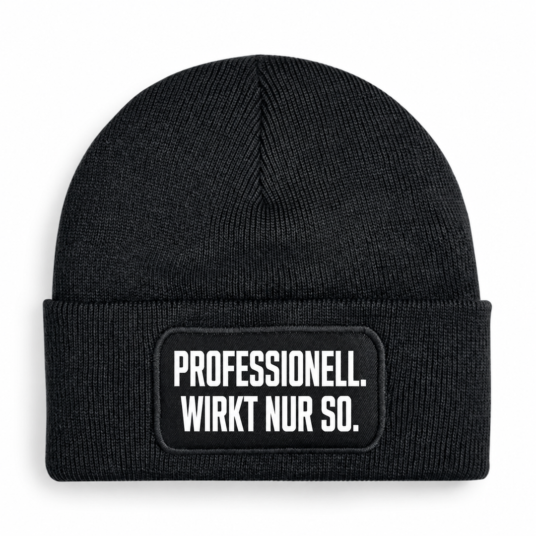 PEPAM Mütze „PROFESSIONELL. WIRKT NUR SO.“ in Schwarz
