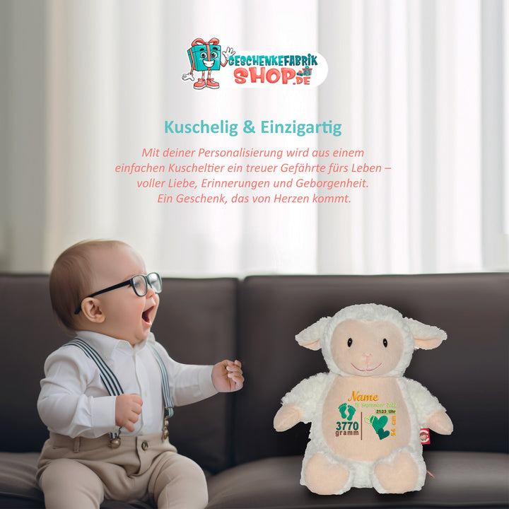 Personalisiertes Kuscheltier Fluffy Lamb mit Name & Geburtsdaten – Geschenk zur Geburt oder Taufe
