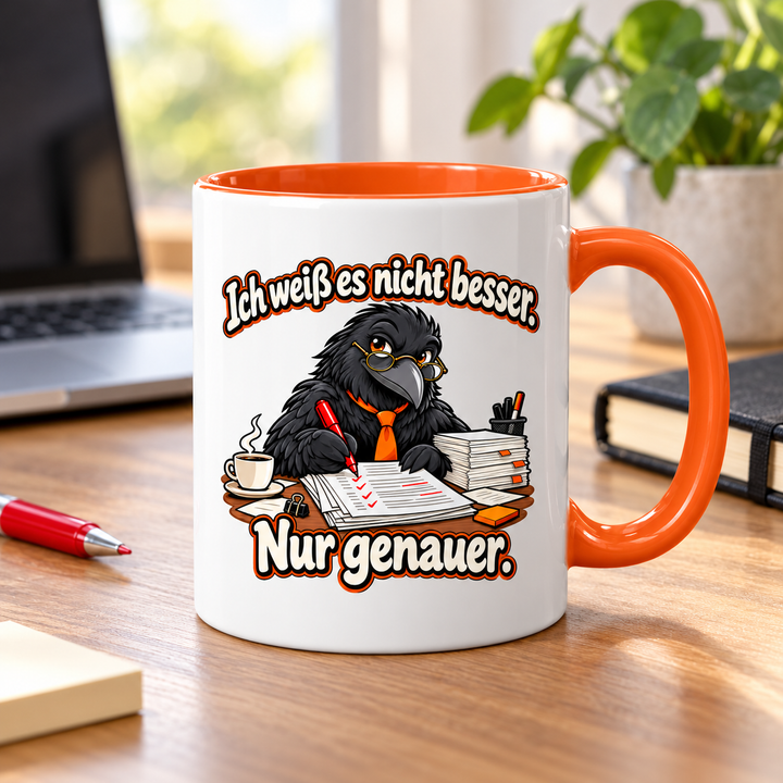 Raben-Tasse im Büro – lustiges Geschenk für genaue Kolleginnen und Kollegen.