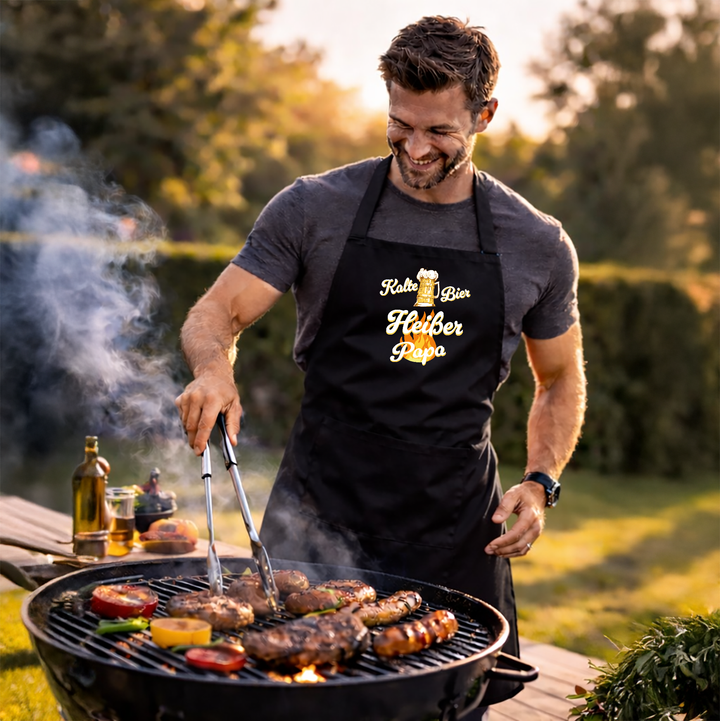 Grillschürze „Kalte Bier, heißer Papa“ – Lustige BBQ Schürze | Perfektes Geschenk für Vatertag & Grillmeister