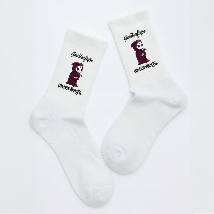 Socken „Geister-Füße unterwegs“ – Lustige Halloween-Socken | Spooky Fun Socks aus Bio-Baumwolle | Limited Halloween Edition