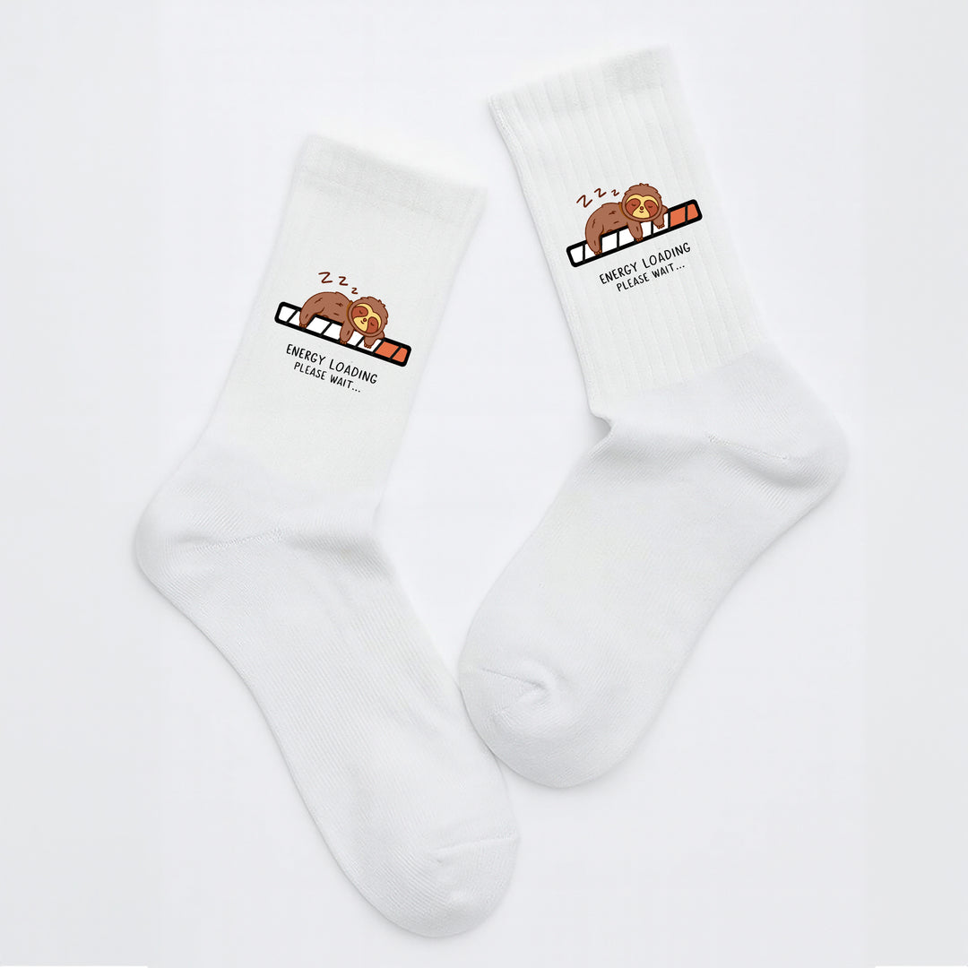 Socken „Energy Loading“ – Lustige Spruchsocken | Funny Motivsocken aus Bio-Baumwolle | Geschenkidee für Müde & Morgenmuffel