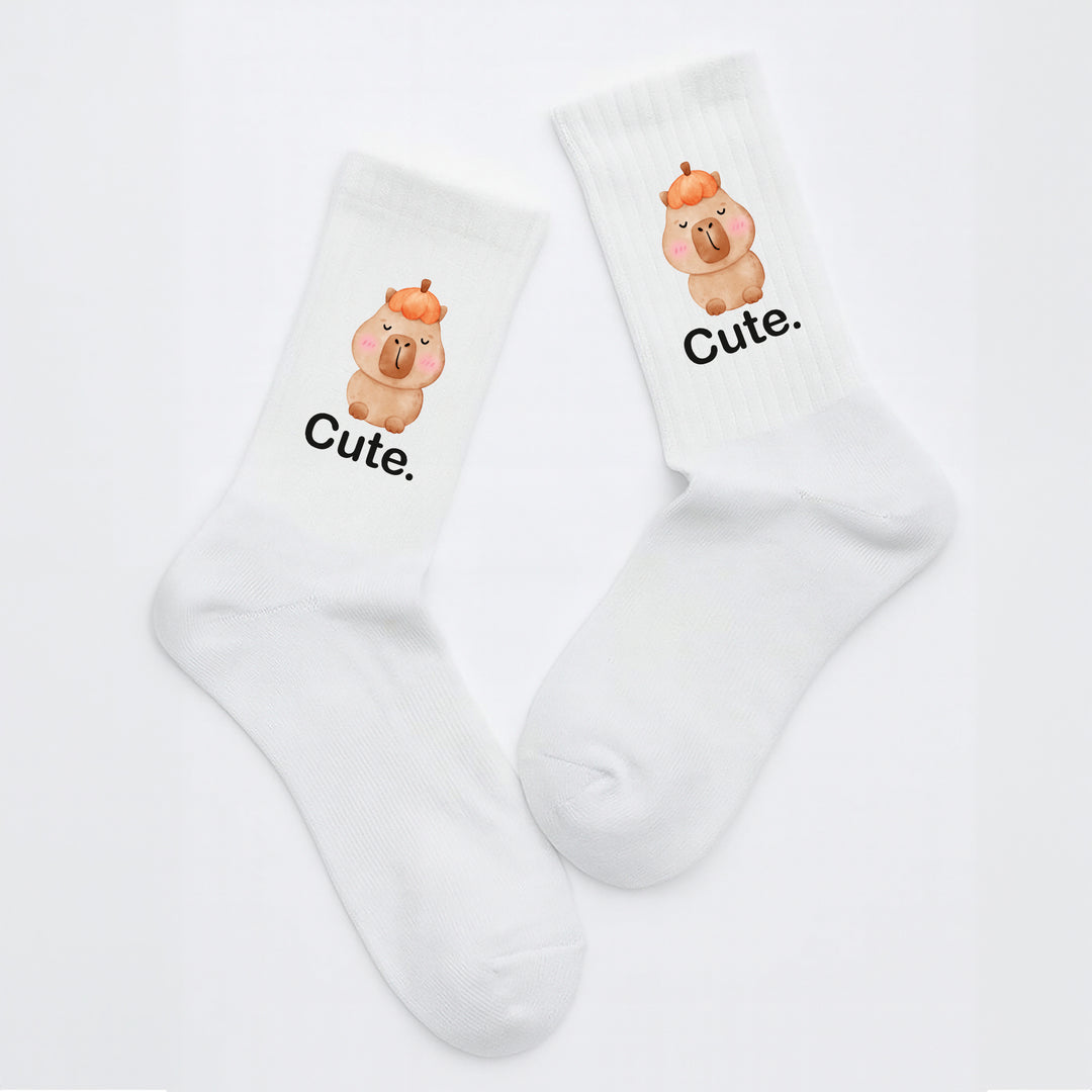 Socken „Cute.“ – Niedliche Tiermotiv-Socken | Lustige Capybara Socken aus Bio-Baumwolle | Geschenkidee für Tierliebhaber