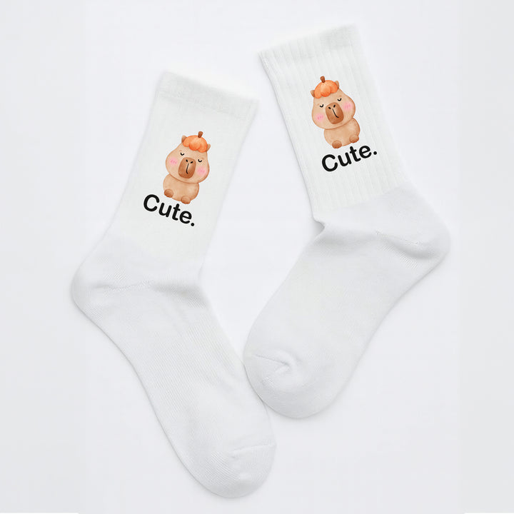 Socken „Cute.“ – Niedliche Tiermotiv-Socken | Lustige Capybara Socken aus Bio-Baumwolle | Geschenkidee für Tierliebhaber