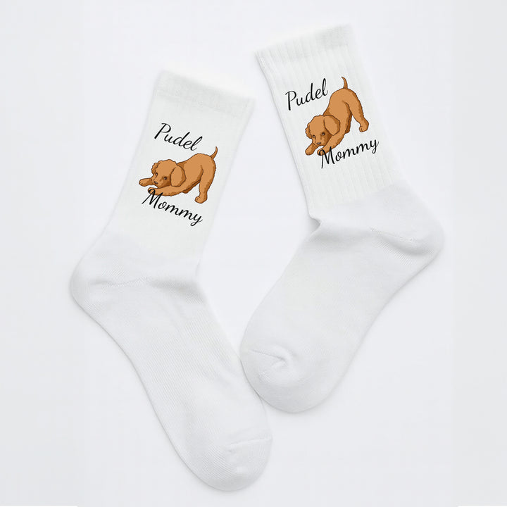 Socken „Pudel Mommy“ – Lustige Hunde-Socken für Frauen | Geschenk für Pudel-Liebhaberinnen | Tiermotiv aus Bio-Baumwolle | Made in Europe