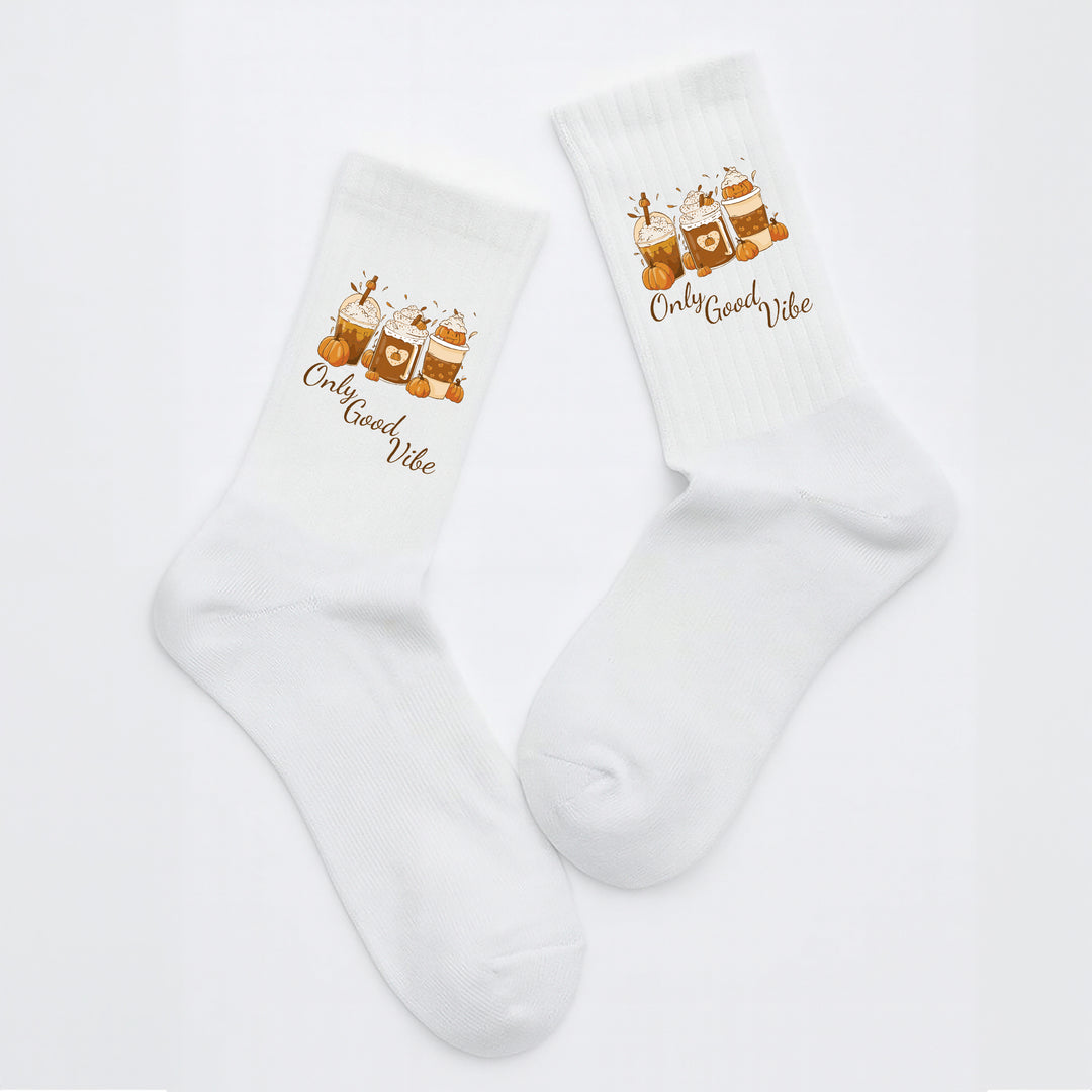 Socken „Only Good Vibe“ – Positive Vibes & Fun Socks | Gute-Laune-Socken aus Bio-Baumwolle | Made in Europe