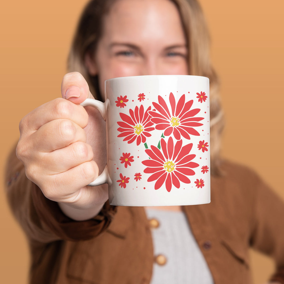 Tasse "Rote Blumen" – Elegantes Geschenk für Blumenliebhaber