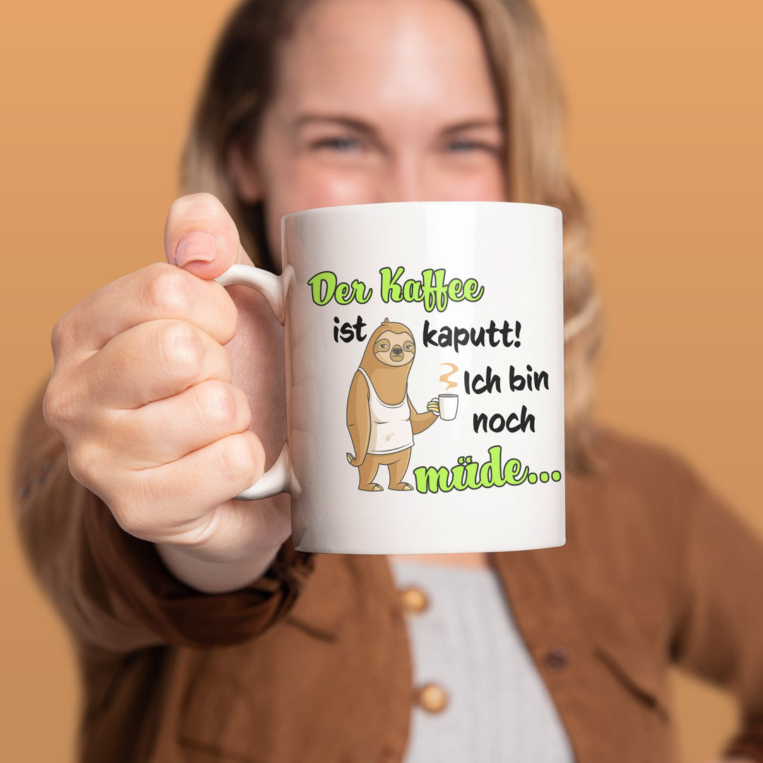 Lustige Tasse "Kaffee ist kaputt" – Humorvolles Geschenk mit grünem Spruch