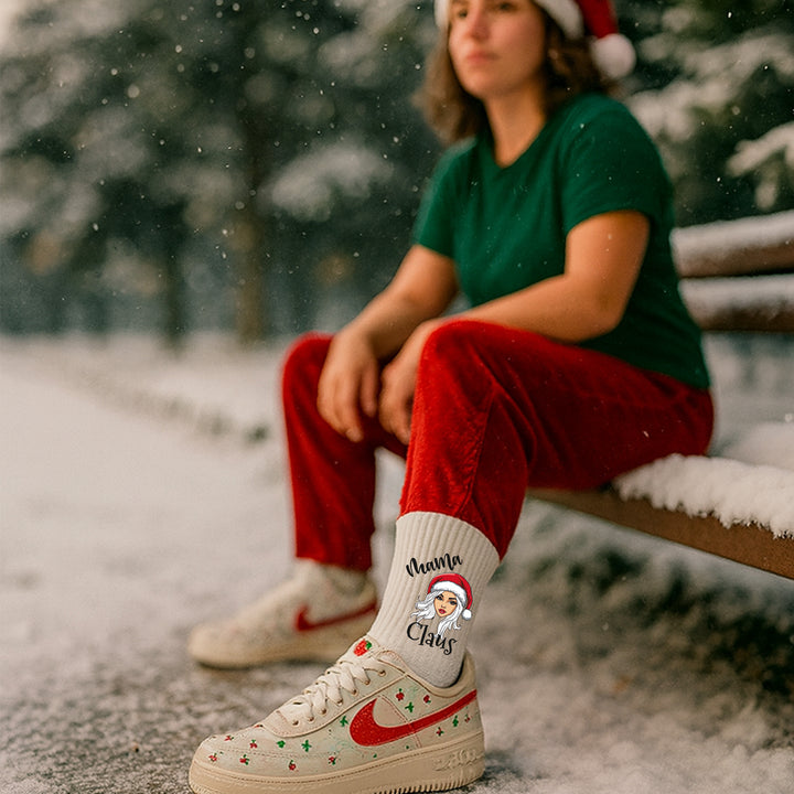 Socken „Mama Claus“ – Lustige Weihnachtssocken für Frauen | Christmas Fun Socks | Geschenkidee für Mamas | Made in Europe
