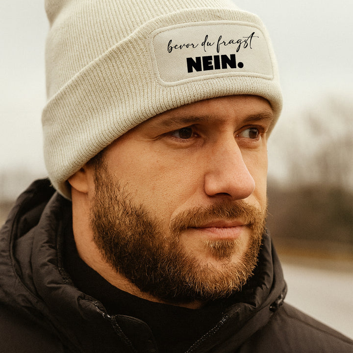 Bevor du fragst: Nein Mütze – Lustige Beanie mit Spruch | Sarkastisches Geschenk für jede Gelegenheit