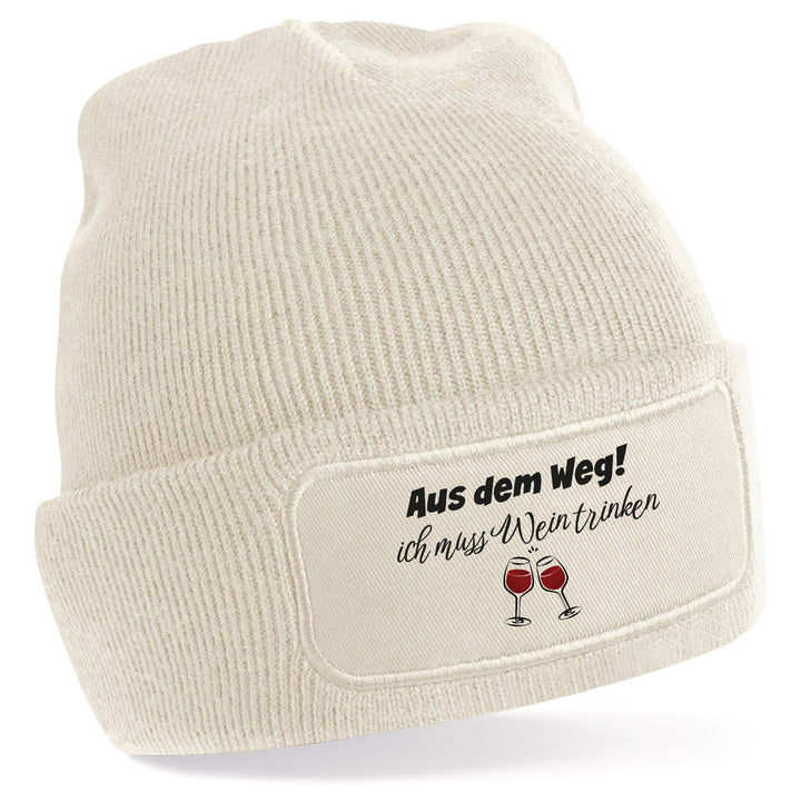 Mütze „Aus dem Weg – ich muss Wein trinken“ | Lustige Beanie für Weinliebhaber