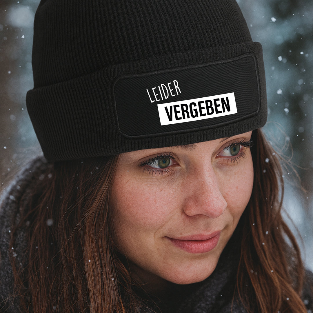 Leider vergeben Mütze – Lustige Beanie mit Spruch | Geschenk für Vergebene & Humorvolle