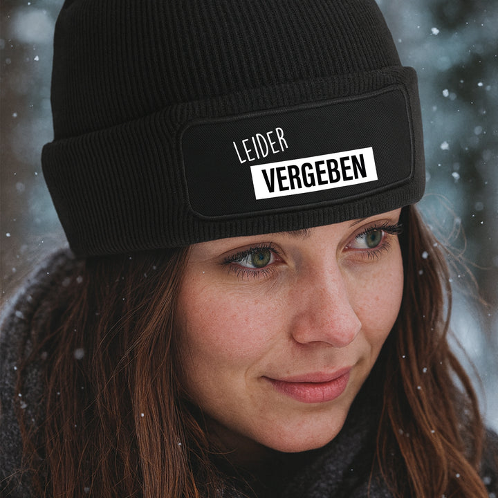 Leider vergeben Mütze – Lustige Beanie mit Spruch | Geschenk für Vergebene & Humorvolle