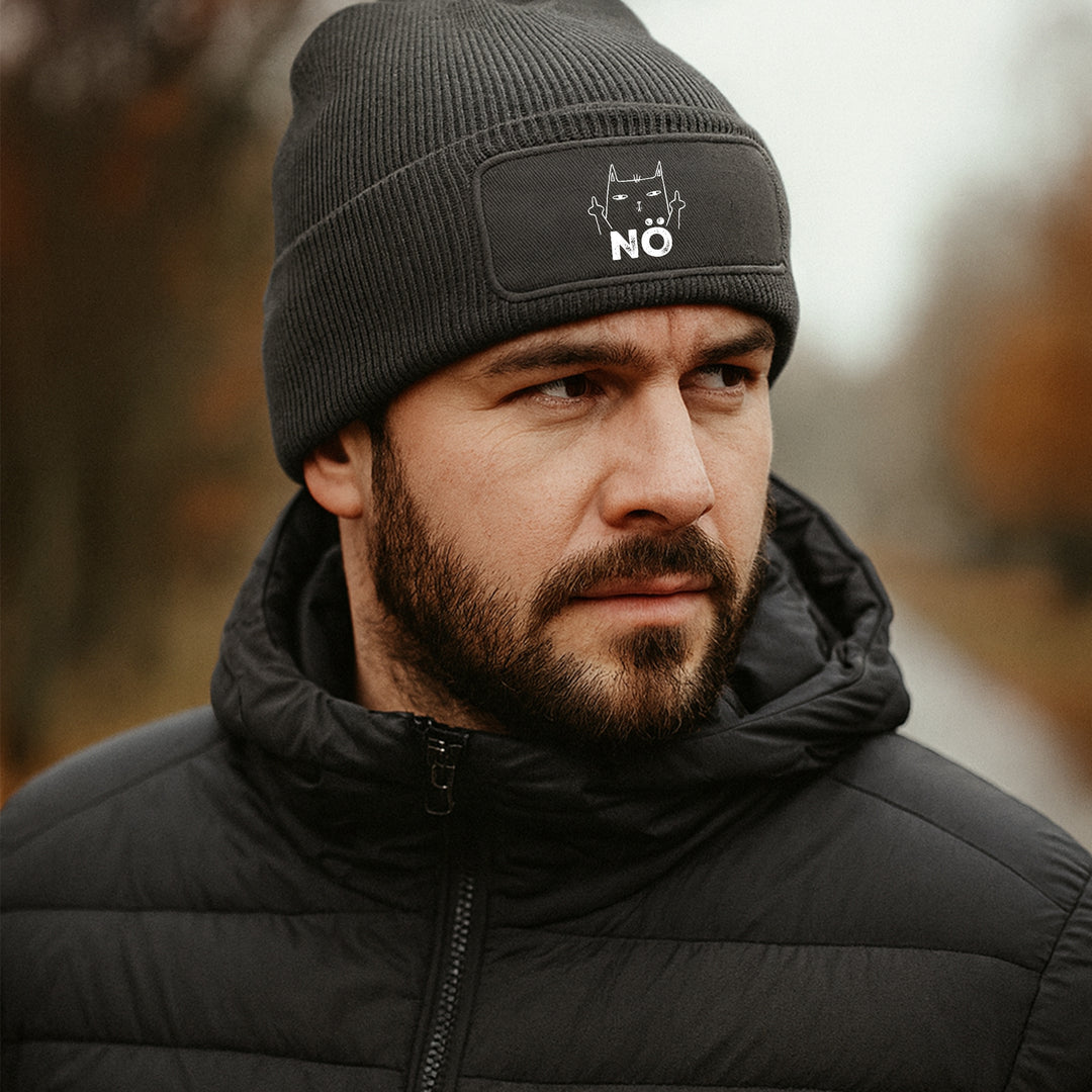 Nö Mütze – Katze mit Mittelfinger | Lustige Beanie mit Spruch & Motiv | Geschenk für Katzenfans mit Humor