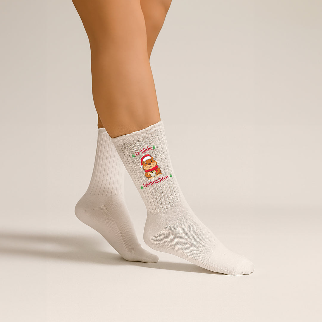 Socken „Fröhliche Weihnachten“ – Lustige Weihnachtssocken mit Biber-Motiv | Weihnachtsgeschenk aus Bio-Baumwolle | Made in Europe