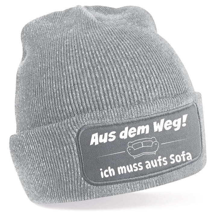 Mütze „Aus dem Weg – ich muss aufs Sofa“ | Lustige Beanie für Couch-Profis