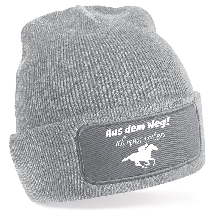 Mütze „Aus dem Weg – ich muss reiten“ | Lustige Beanie für Reiter & Pferdefans