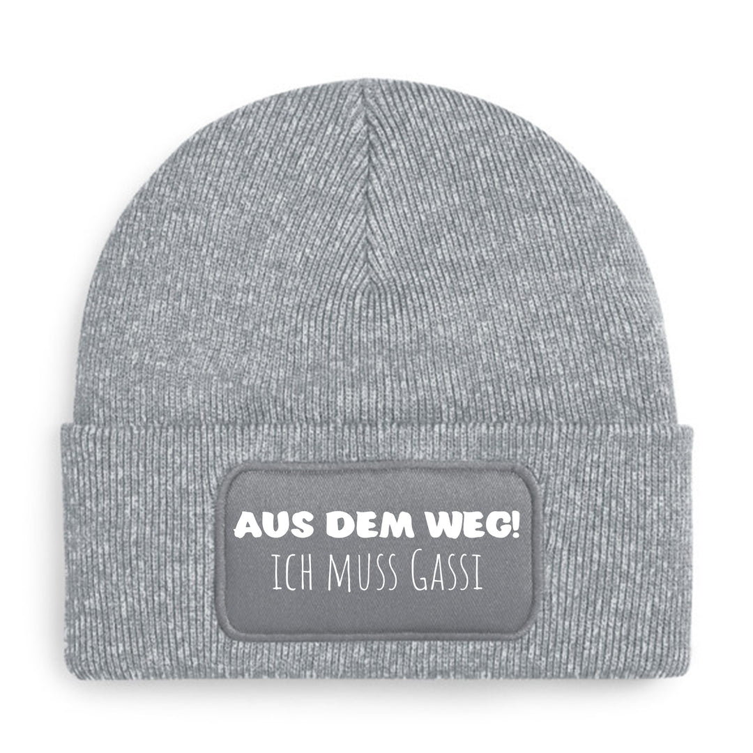 Mütze „Aus dem Weg – ich muss Gassi“ | Lustige Beanie für Hundebesitzer