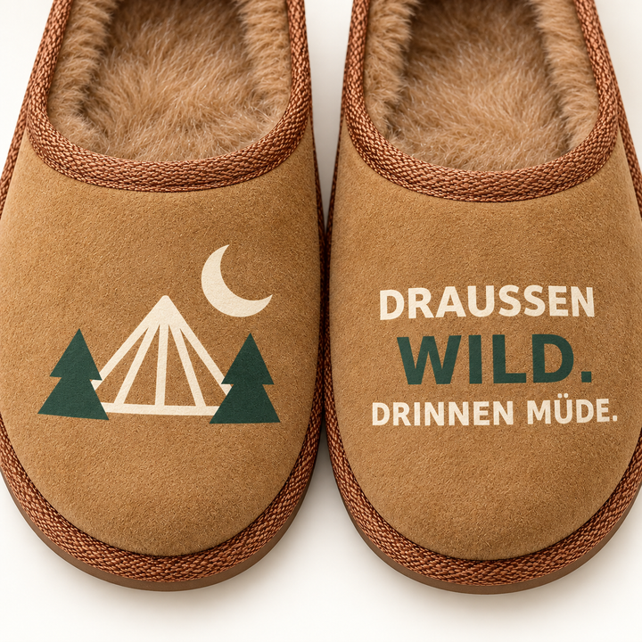 Detail von Campingmotiv, Schriftzug und PU-Obermaterial in Veloursoptik