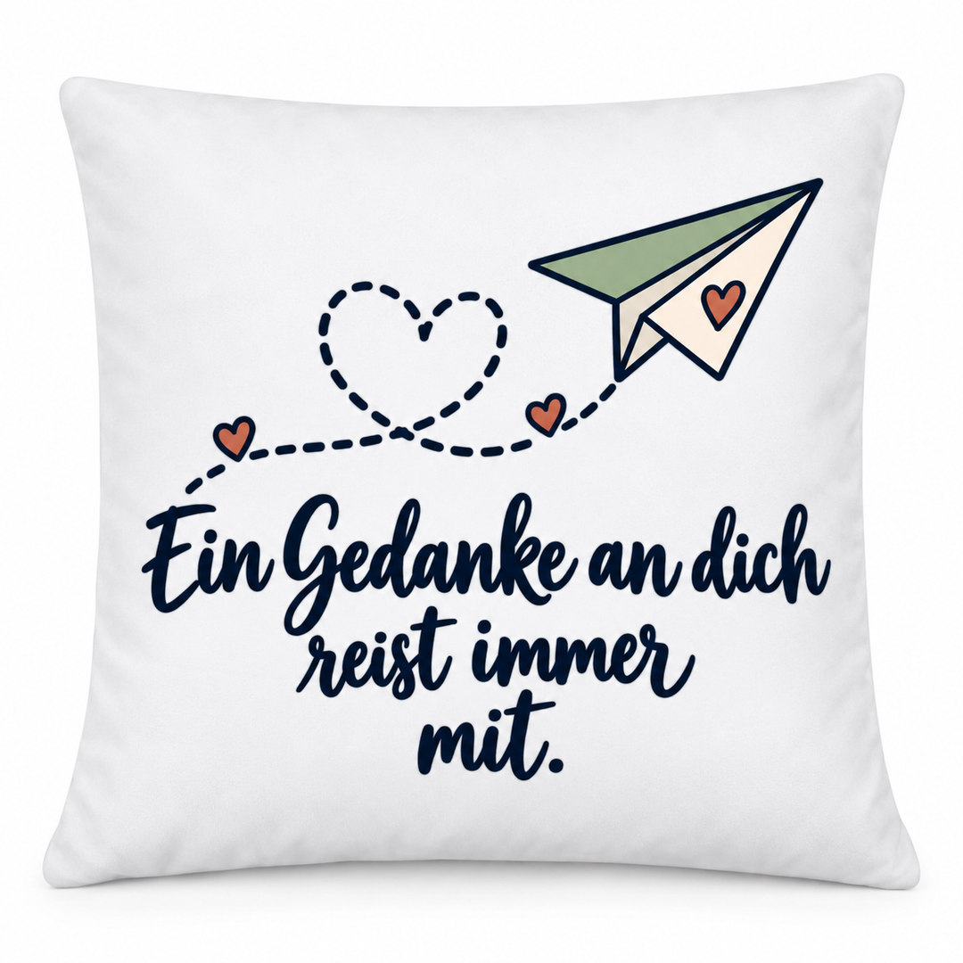 Weißes Liebeskissen „Ein Gedanke an dich reist immer mit“ mit Papierflieger, 40 × 40 cm inklusive Füllung